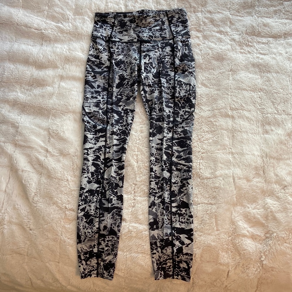 Lulu lemon size 4 leggings